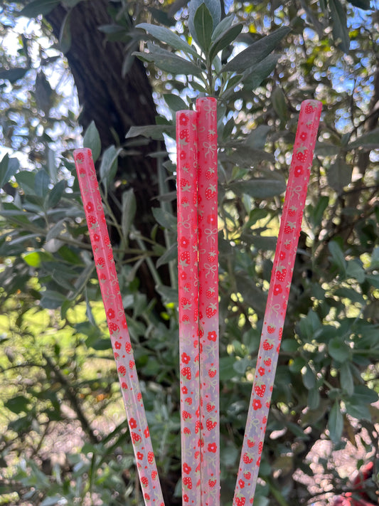 40oz Color Change Strawberry & Bows Straw