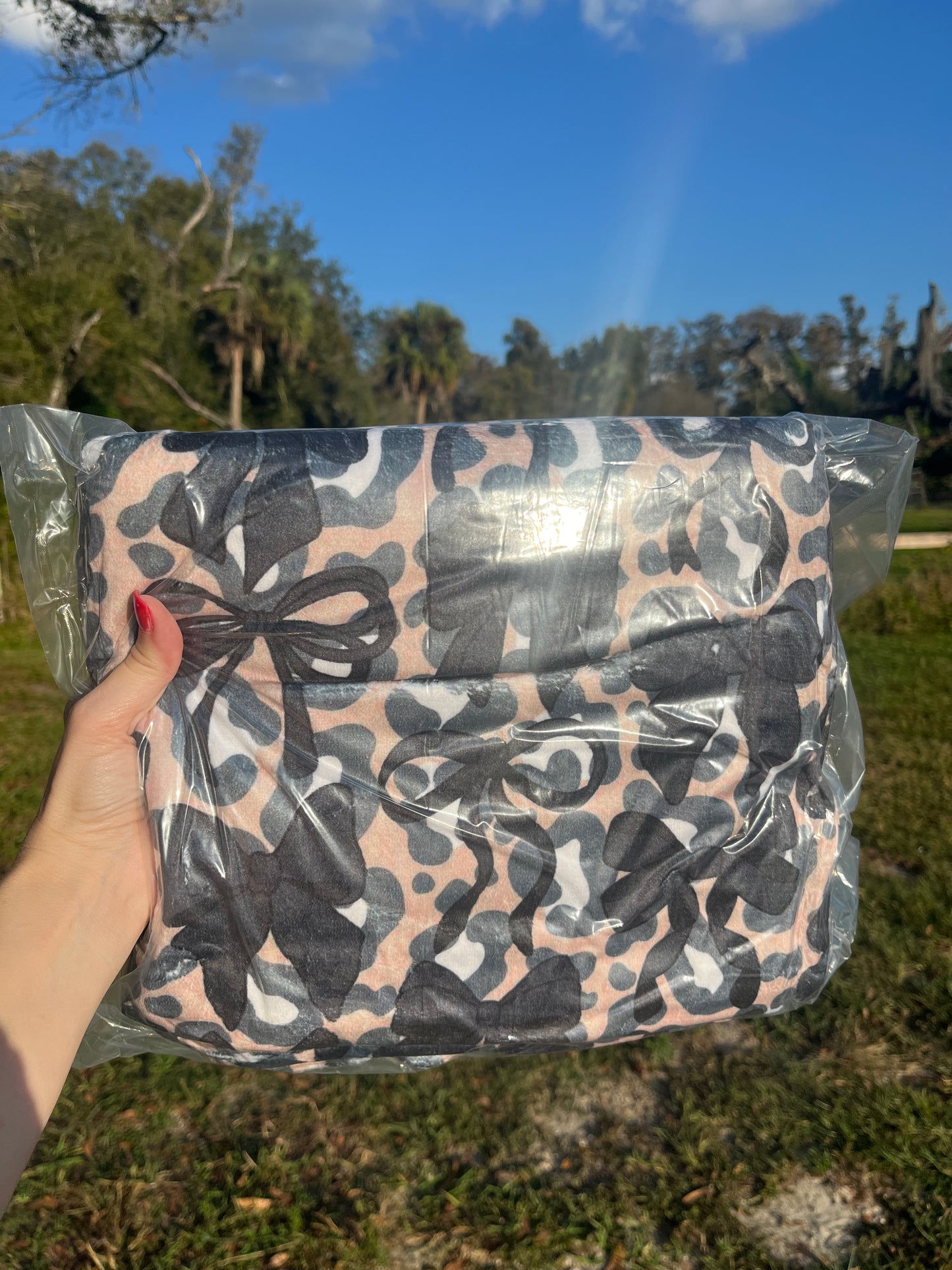 Leopard & Bows 60x80 Blanket