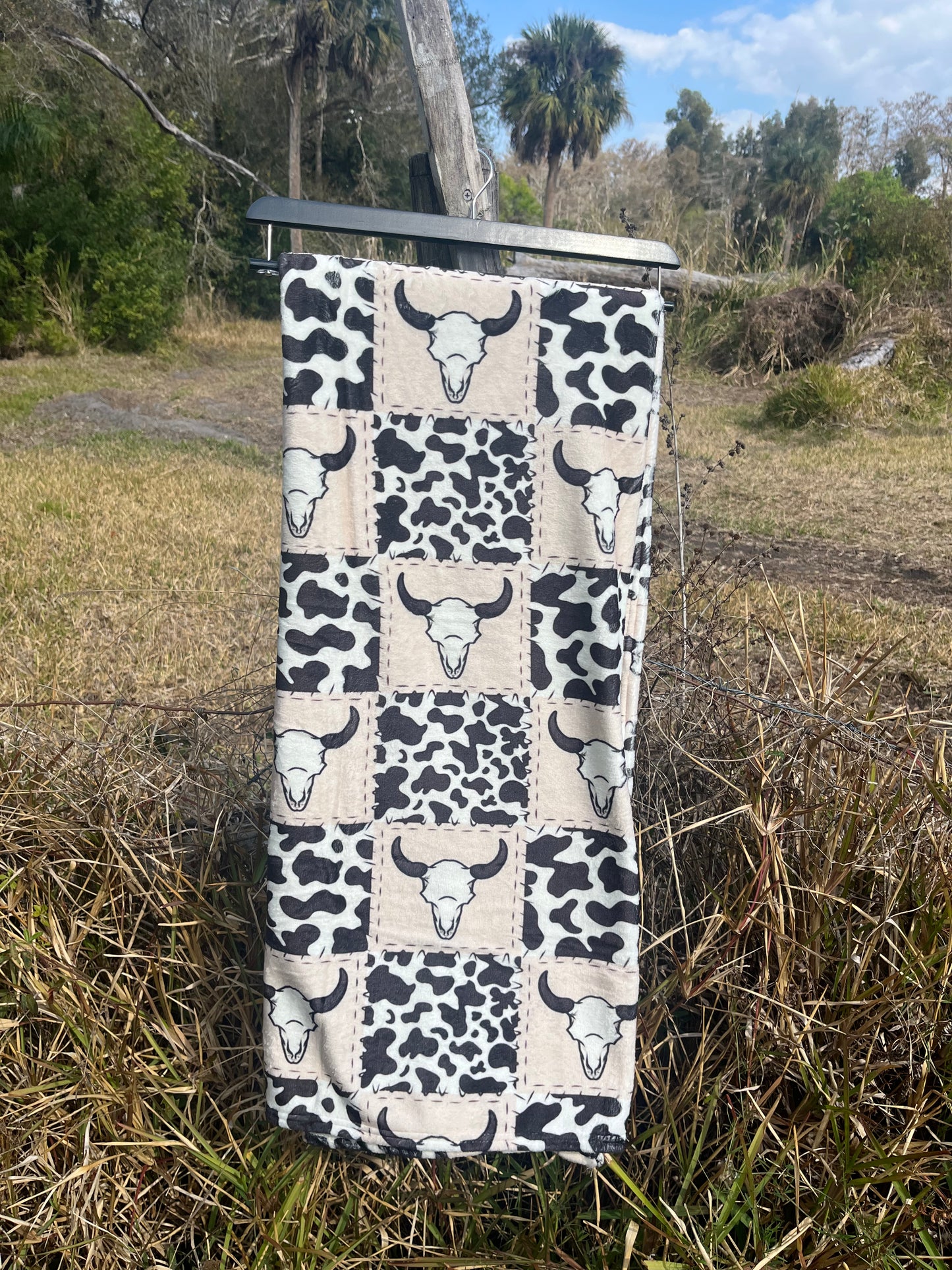 Western Longhorns & Cow-print Blanket